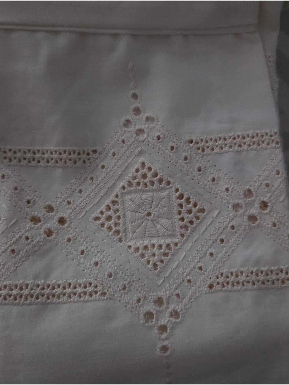 Vtg Cannon Comfortcale 250 Std/Queen Lace Beige Pillow Case X 2 - Picture 3 of 4